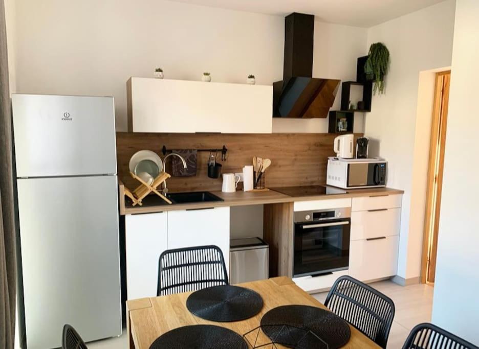 Maison Climatisee Toute Equipee 몽샤냉 외부 사진
